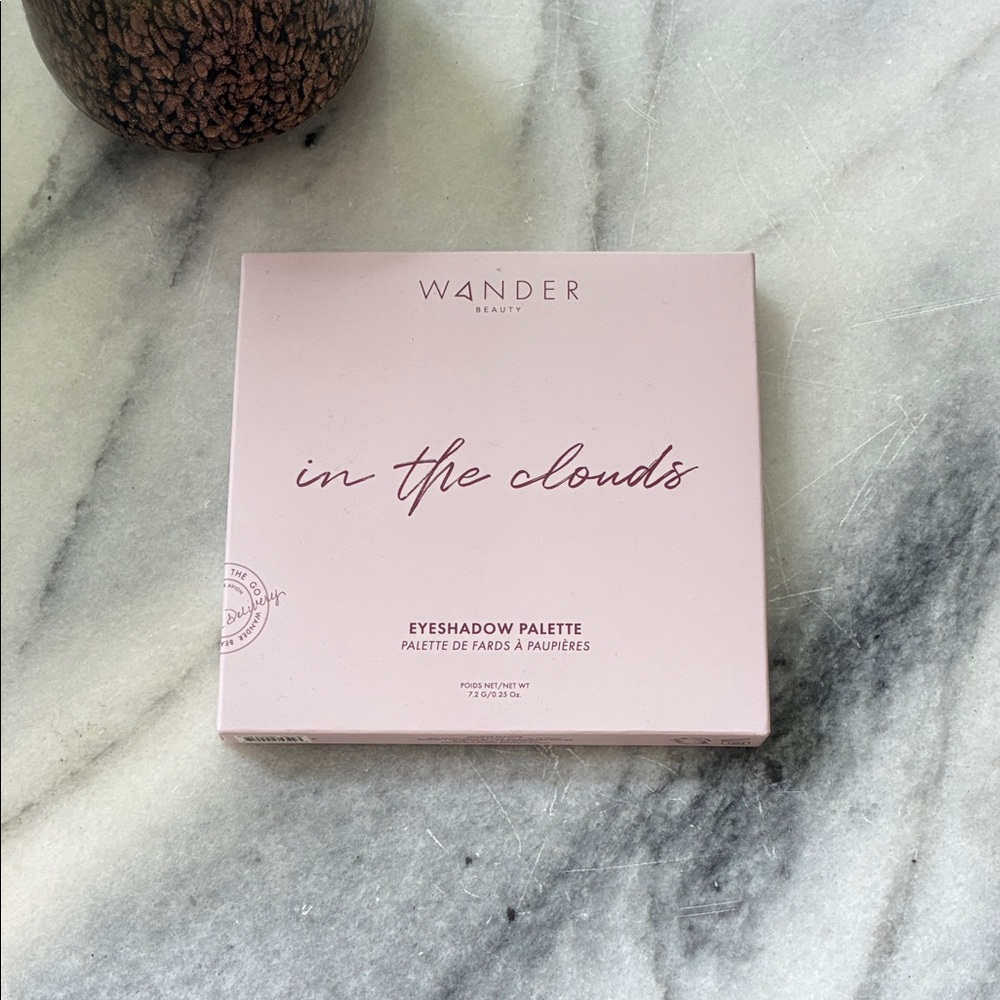Wander Beauty in the clouds eyeshadow palette